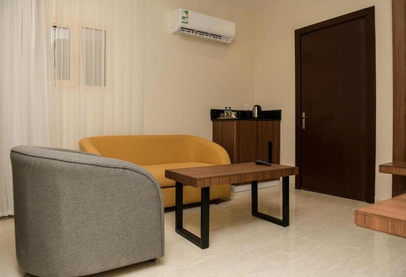 Люкс, فندق لامار   فرع القادسية