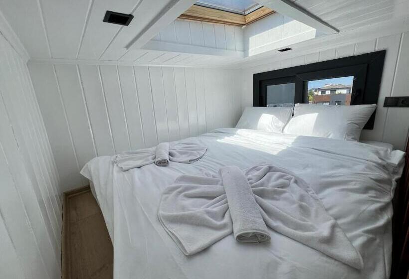 חדר סטנדרט נוף לבריכה, Aden Garden Otel