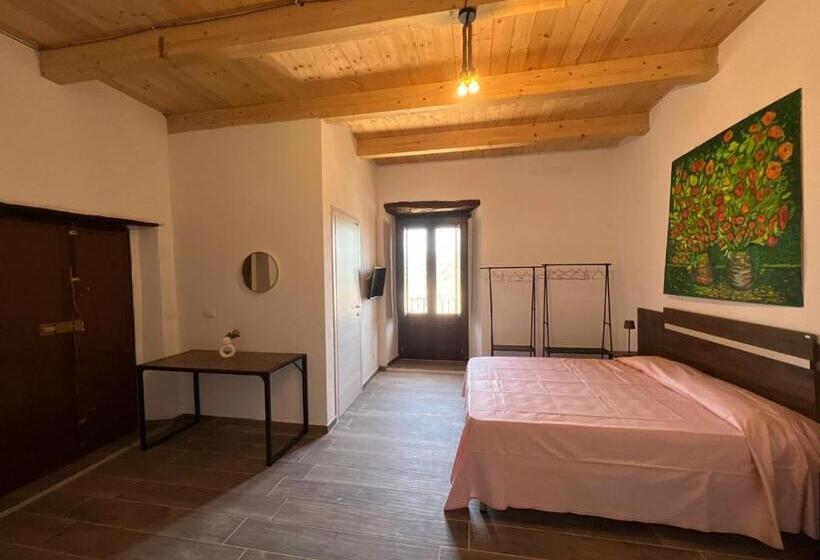 Четырехместный Номер Стандарт, Casa Vacanza Medieval