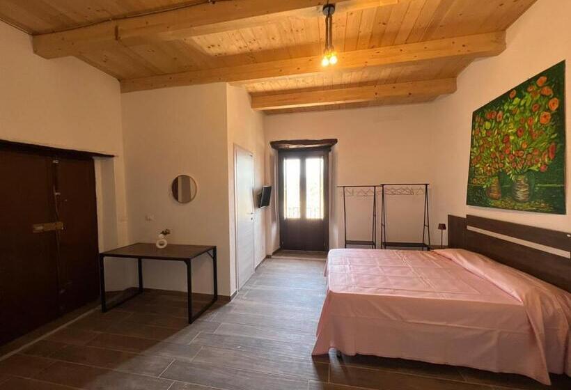 Четырехместный Номер Стандарт, Casa Vacanza Medieval