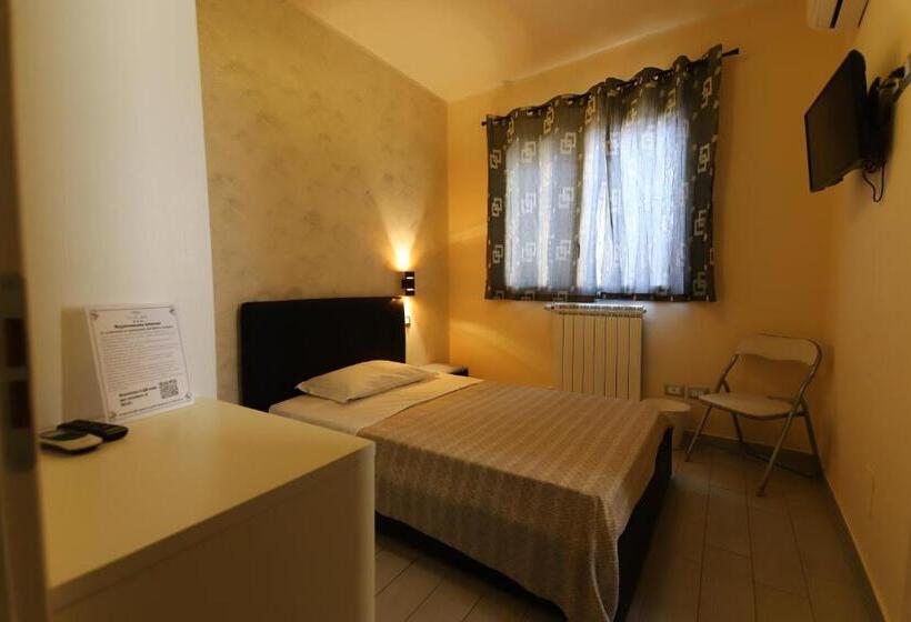 اتاق استاندارد یک نفره, Le Tre Stelle