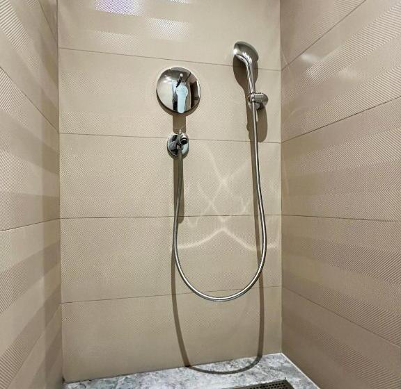 اتاق سه نفره دلوکس با چشمانداز دریا, Frezya Exclusively Women