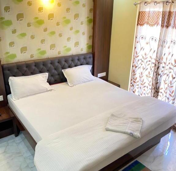 اتاق استاندارد, Goroomgo Hotel Arya Palace Puri Near Sea Beach   Luxury And Spacious Room With Parking Facilities
