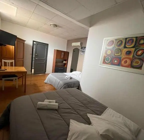 Standard Neljän Hengen Huone, Bdm