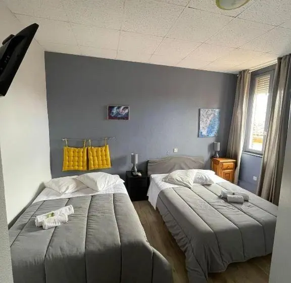 Standard Neljän Hengen Huone, Bdm