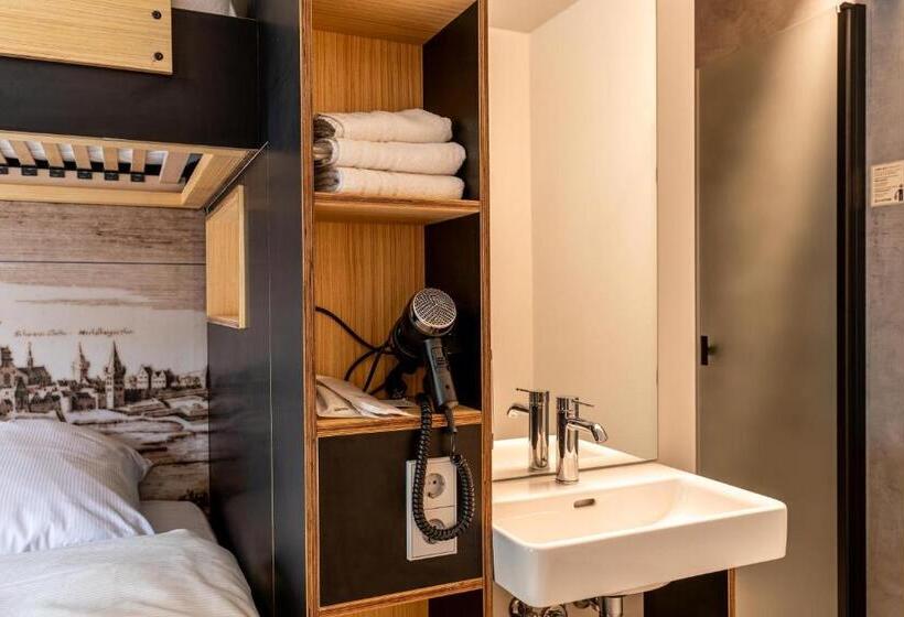 스탠다드 트리플 룸, Das Kittchen