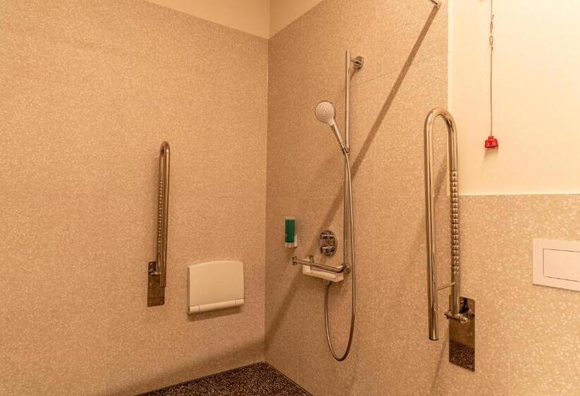 스탠다드 룸, Das Kittchen