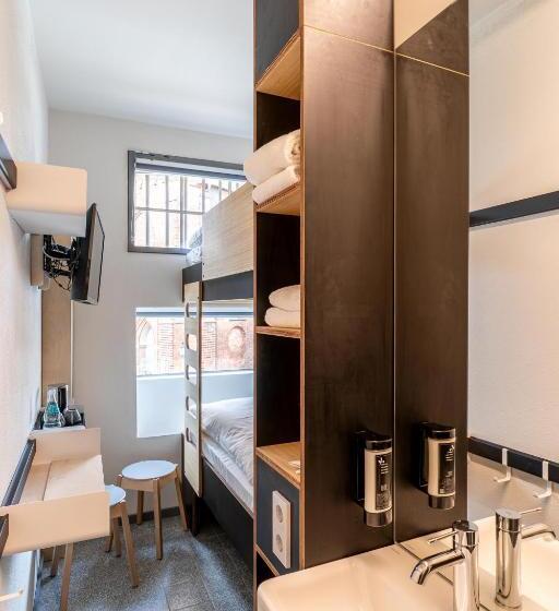 기본룸, Das Kittchen