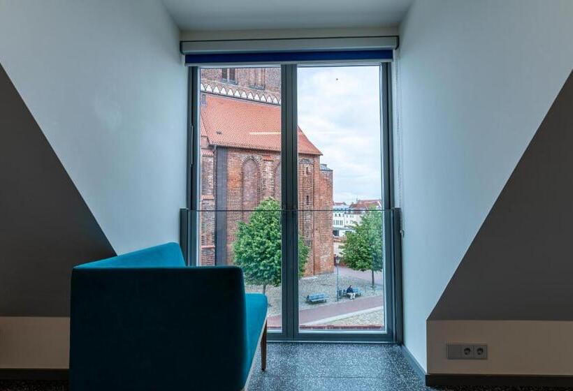 패밀리 룸, Das Kittchen