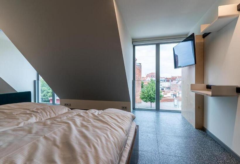 패밀리 룸, Das Kittchen