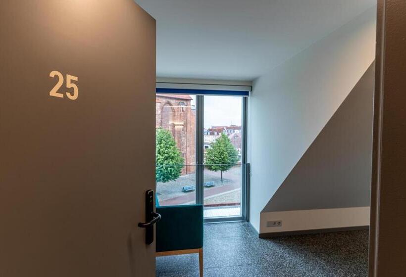 패밀리 룸, Das Kittchen