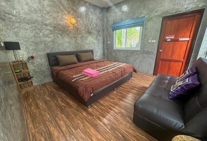 デラックスルーム, Toraneethai Homestay Amphawa