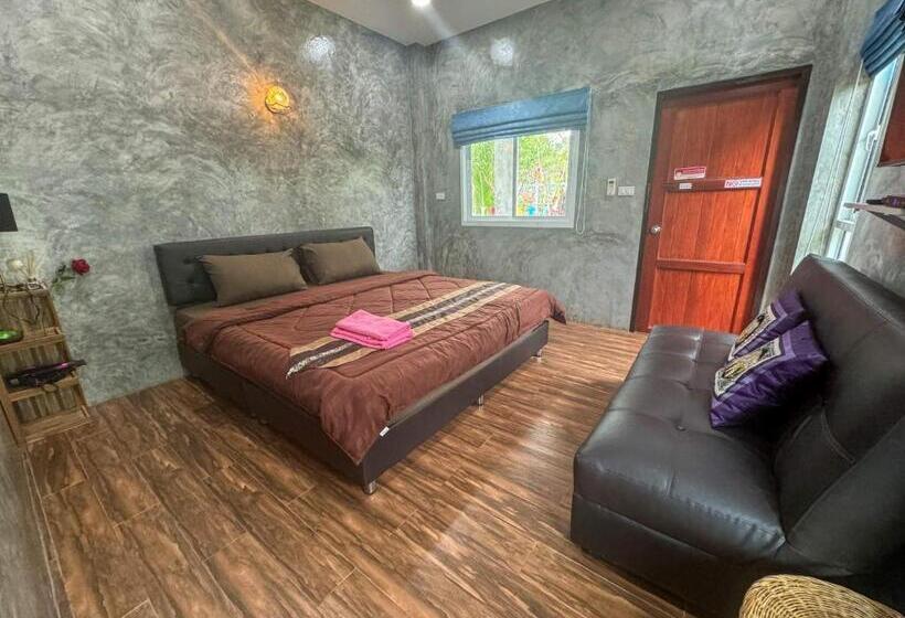 デラックスルーム, Toraneethai Homestay Amphawa