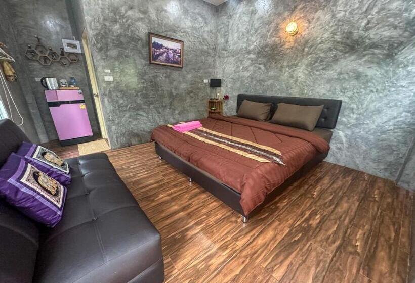 デラックスルーム, Toraneethai Homestay Amphawa