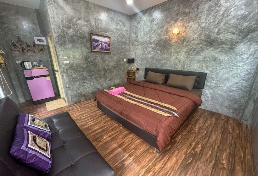 디럭스 룸, Toraneethai Homestay Amphawa
