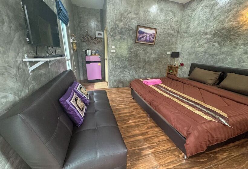 디럭스 룸, Toraneethai Homestay Amphawa