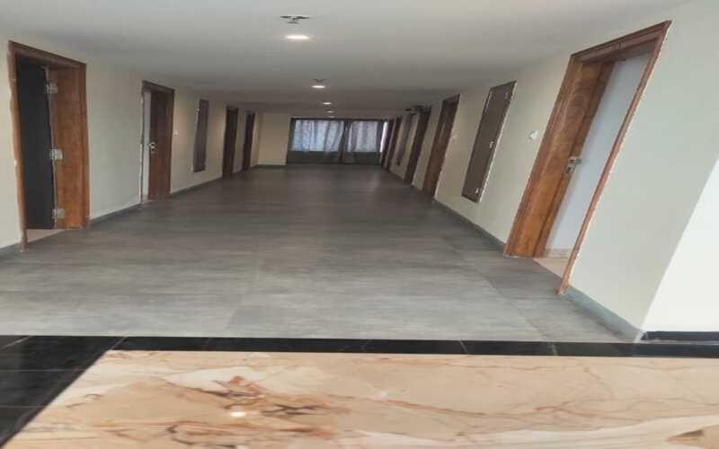 수피리어 룸, Paramount