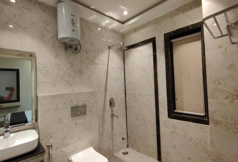 豪华房间, The Big Orchid