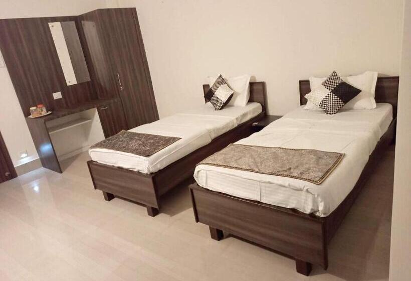 غرفة قياسية, The Urban Escape