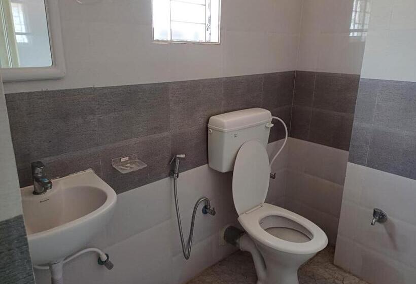 غرفة قياسية, The Urban Escape