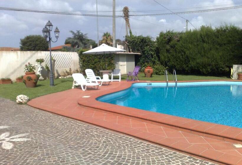 غرفة قياسية, Casa Sirina