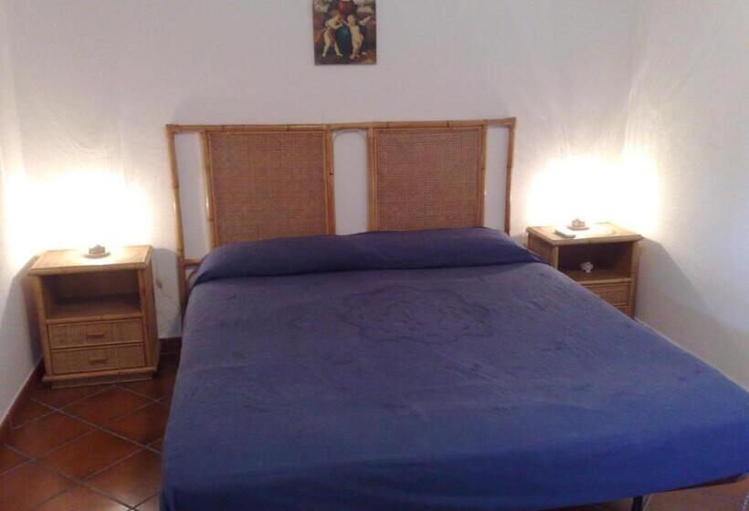 غرفة قياسية, Casa Sirina