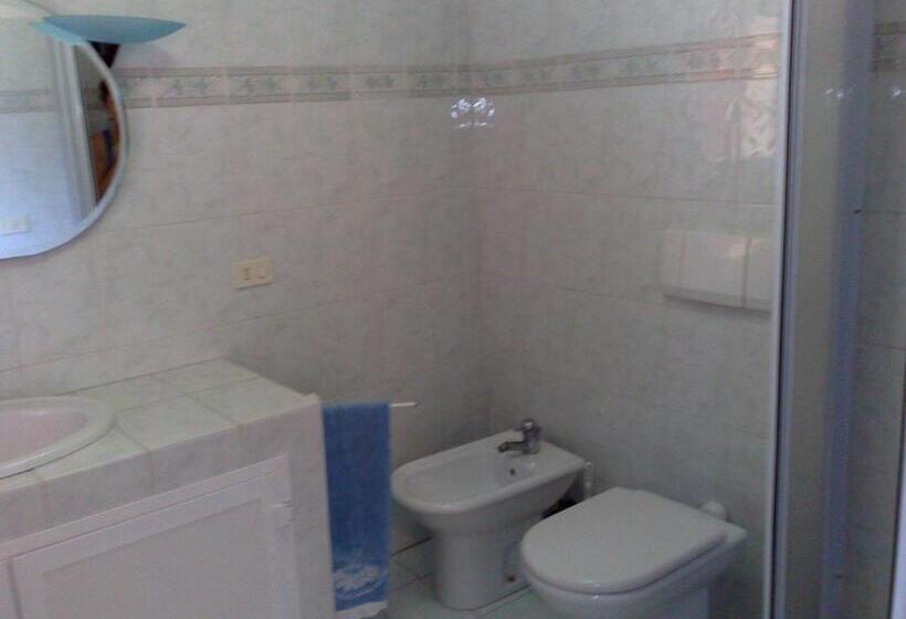 غرفة قياسية, Casa Sirina