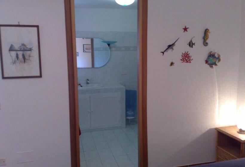 غرفة قياسية, Casa Sirina