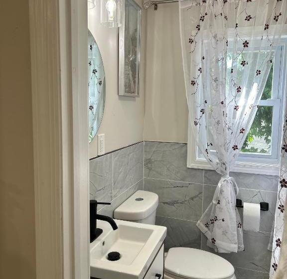 带共用浴室的标准房间, Cozy Multi Level House Private Level A, Irvington Nj