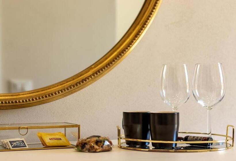 اتاق لوکس چهار تخته, Oldoini Luxury Apartment And Suites