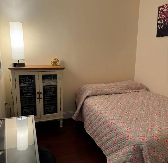 اتاق استاندارد با سرویس بهداشتی مشترک, The Central Park By Broadway