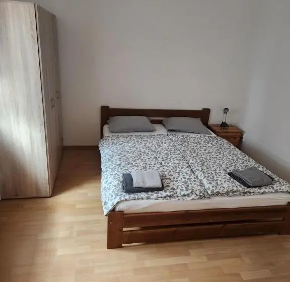 استودیوی استاندارد, Radio Hotel Bratislava