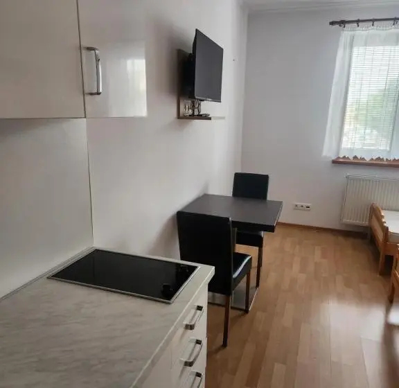 استودیوی استاندارد, Radio Hotel Bratislava