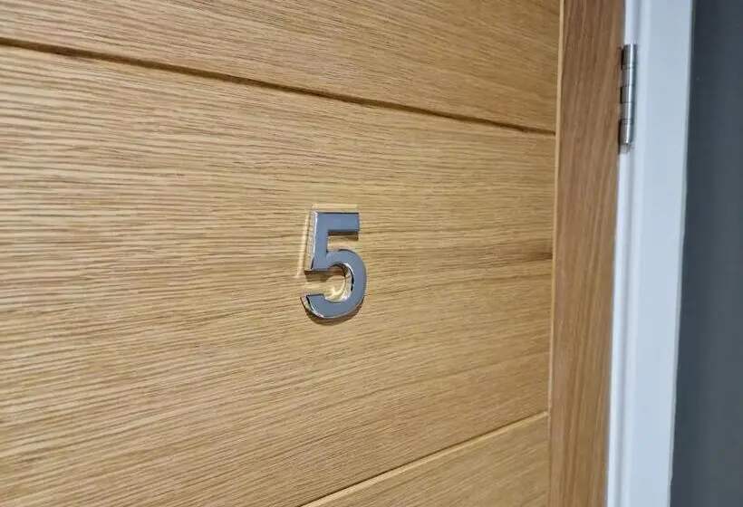 ２ベッドルームのスーペリアアパートメント, The Olive Tree Apart