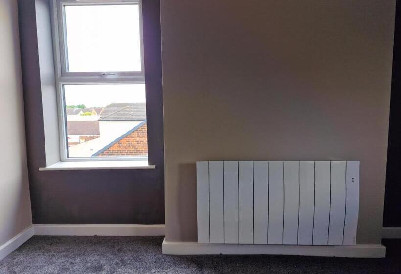 דירת שני חדרים, The Olive Tree Apart