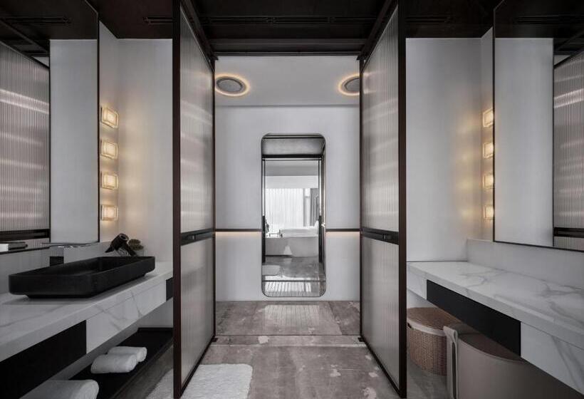 Номер Стандарт Вид на Озеро, 钓鱼台毕加索酒店