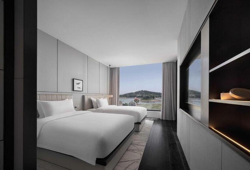 Номер Стандарт Вид на Озеро, 钓鱼台毕加索酒店