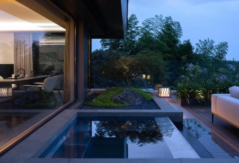 Suite with lake view, 钓鱼台毕加索酒店