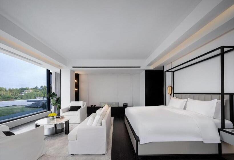 Suite with lake view, 钓鱼台毕加索酒店