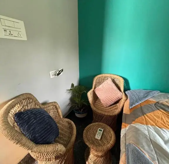 デラックスルーム, Cocogreen Hampi