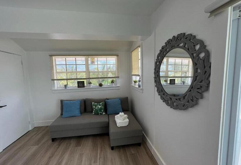 اتاق خانوادگی با چشم‌انداز دریا, Guana Beach Inn