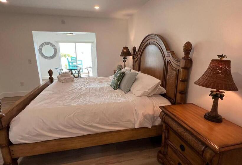 اتاق خانوادگی با چشم‌انداز دریا, Guana Beach Inn