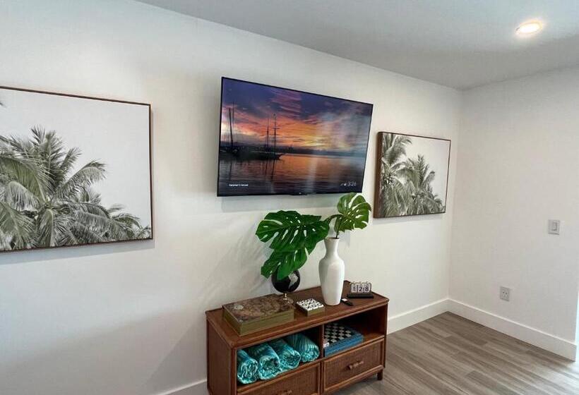 اتاق خانوادگی با چشم‌انداز دریا, Guana Beach Inn