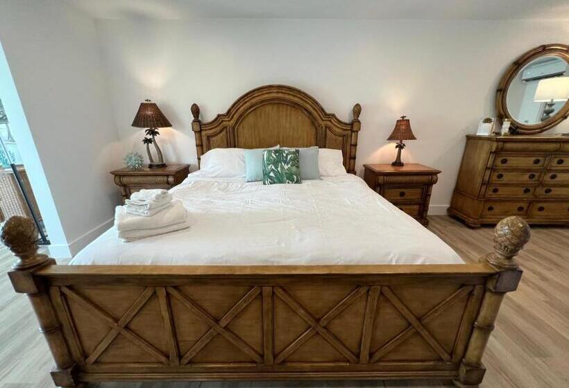 اتاق خانوادگی با چشم‌انداز دریا, Guana Beach Inn