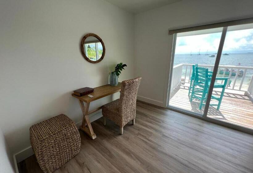 اتاق خانوادگی, Guana Beach Inn