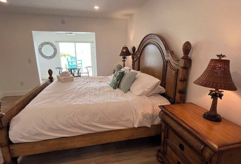 اتاق خانوادگی با چشم‌انداز دریا, Guana Beach Inn