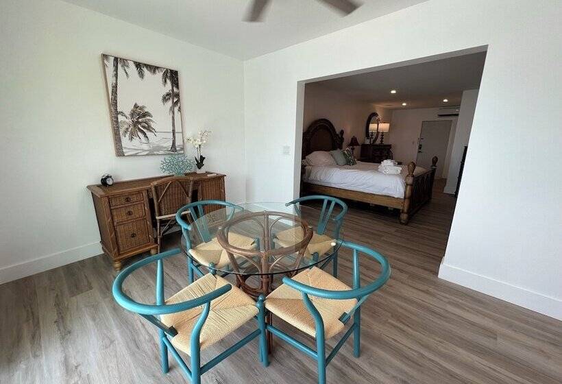 اتاق خانوادگی با چشم‌انداز دریا, Guana Beach Inn