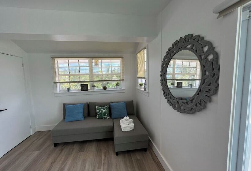 اتاق خانوادگی با چشم‌انداز دریا, Guana Beach Inn