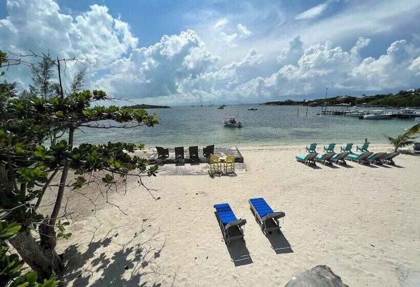 اتاق خانوادگی با چشم‌انداز دریا, Guana Beach Inn