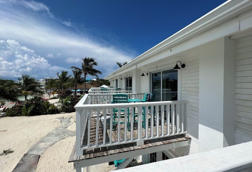 اتاق خانوادگی با چشم‌انداز دریا, Guana Beach Inn